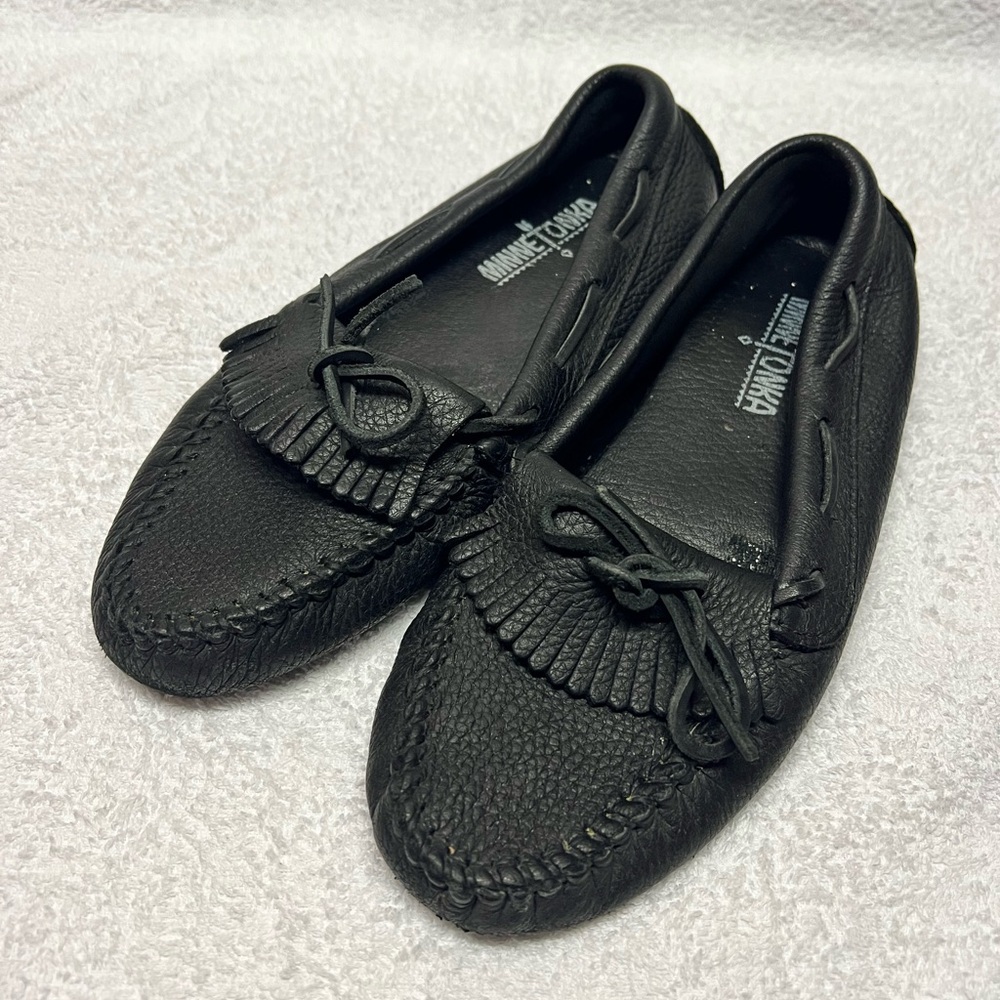Minnetonka Women’s Black Leather Driving Moccasin Loafers Size 7